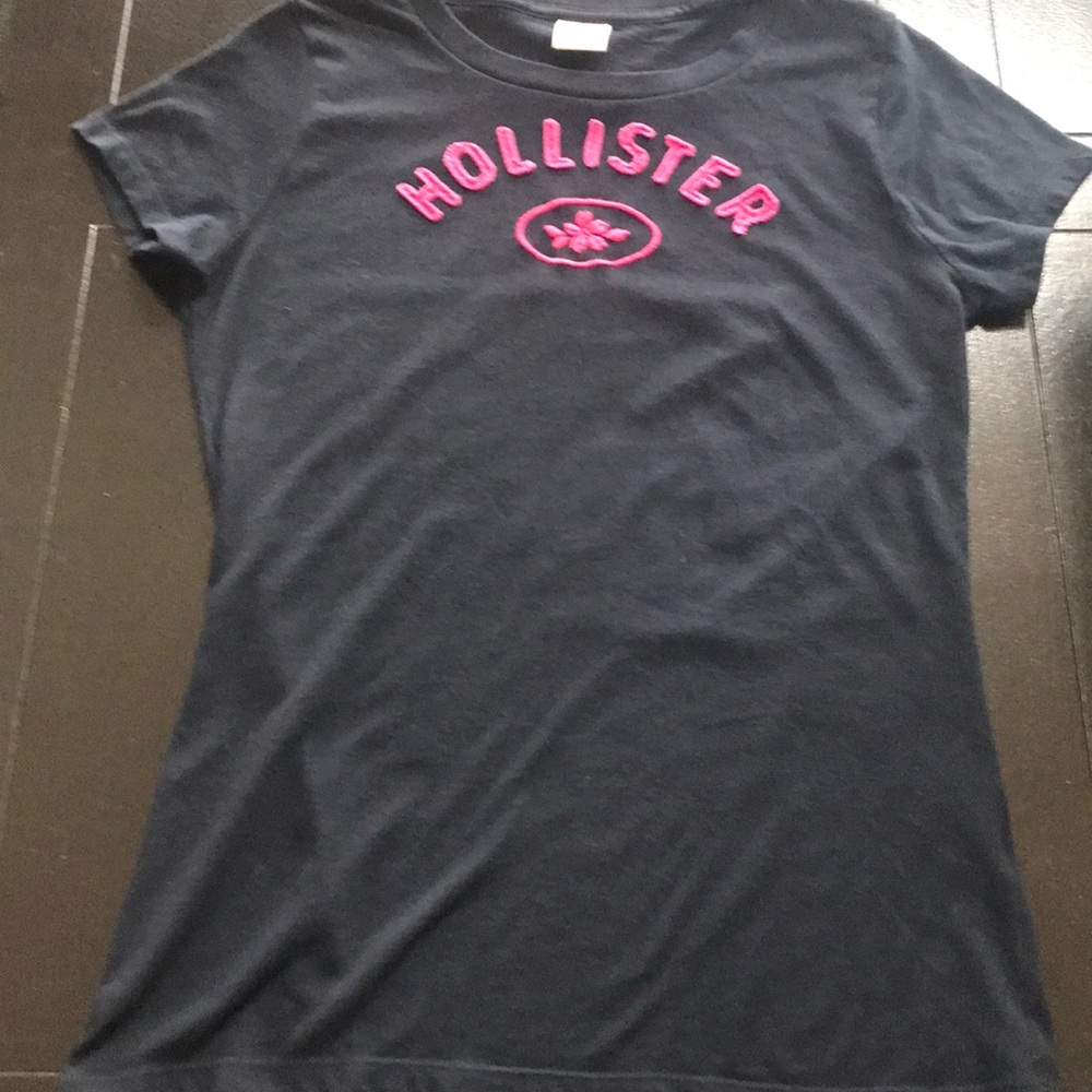 💖 3/$12 or 2/$8 Hollister short sleeve tee